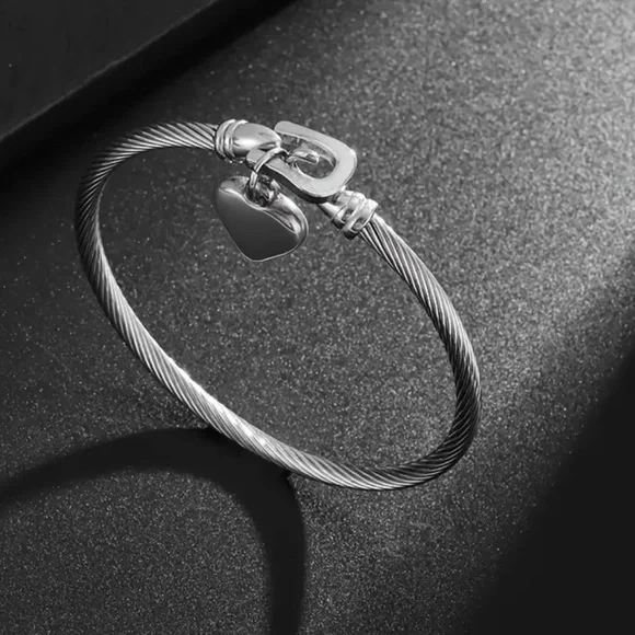 Stainless Steel Heart Shape Locket Bracelet - Picture 5 of 5